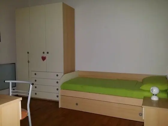 Basic Üç Kişilik Oda, Ortak Banyo