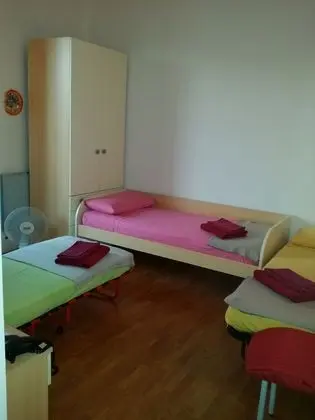 Basic Üç Kişilik Oda, Ortak Banyo