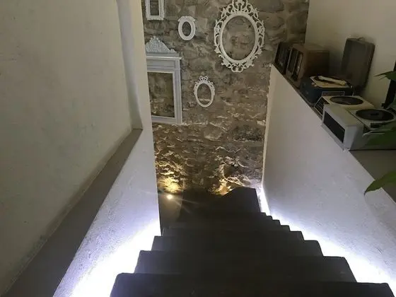 Comfort Dört Kişilik Oda, Avlu Manzaralı (Camera Peonia)