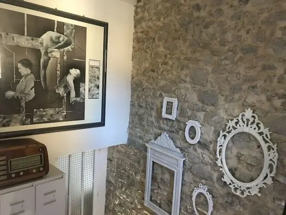 Comfort Dört Kişilik Oda, Avlu Manzaralı (Camera Peonia)