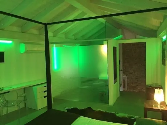 Comfort Dört Kişilik Oda, Avlu Manzaralı (Camera Peonia)