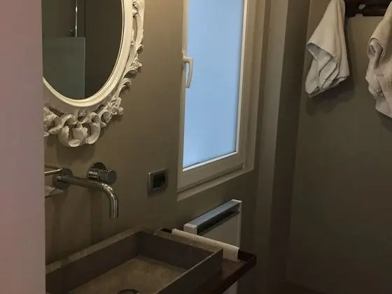 Standard Tek Büyük Yataklı Oda, Avlu Manzaralı (Camera Margherita)