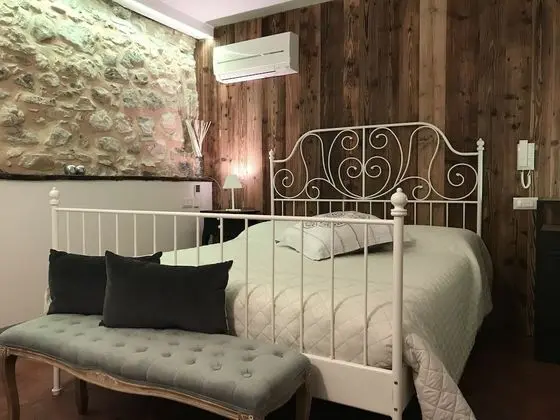 Standard Tek Büyük Yataklı Oda, Avlu Manzaralı (Camera Margherita)