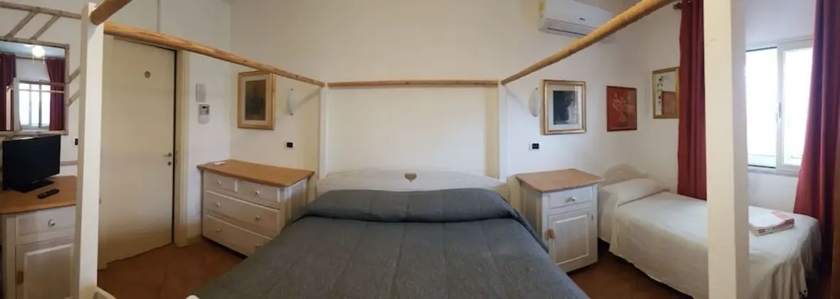 Standard Üç Kişilik Oda, Banyolu/Duşlu, Bahçeli