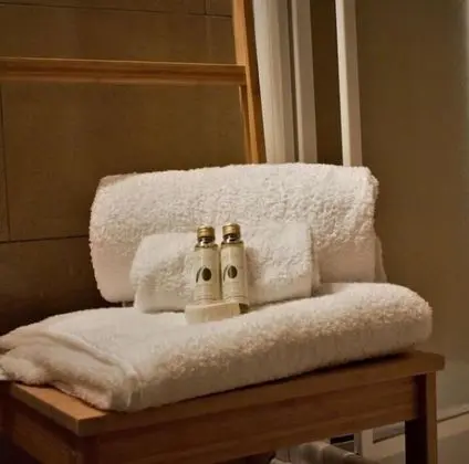 Tek Büyük Yataklı Oda, Havuz Manzaralı