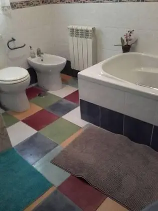 İki Ayrı Yataklı Oda, Ortak Banyo (Flamenco)