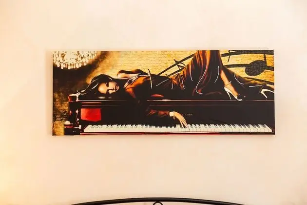 Comfort Tek Büyük Yataklı Oda