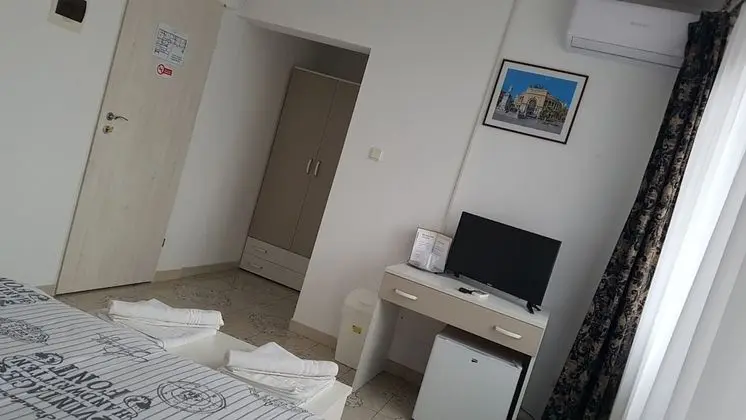 Tek Büyük Yataklı Oda