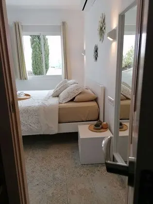 Family Oda, 1 Büyük (Queen) Boy Yatak ve Çekyat, Sigara İçilmez, Deniz Manzaralı