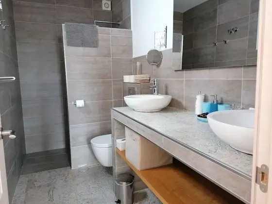 Family Oda, 1 Büyük (Queen) Boy Yatak ve Çekyat, Sigara İçilmez, Deniz Manzaralı