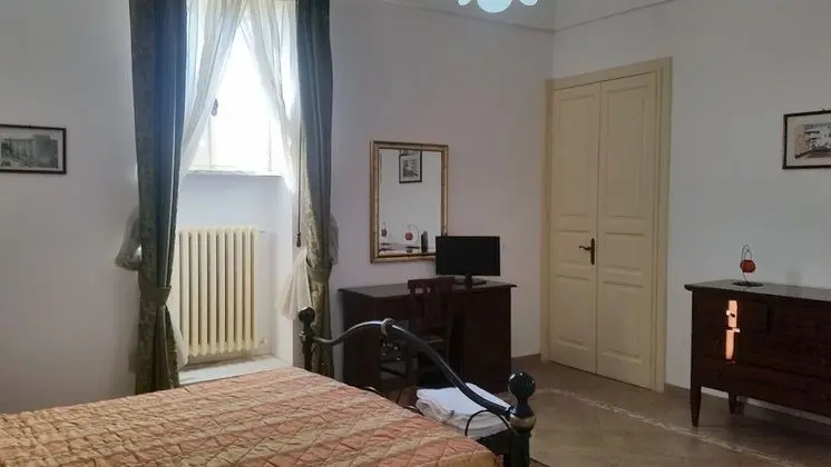 Standard Tek Büyük Yataklı Oda (3)