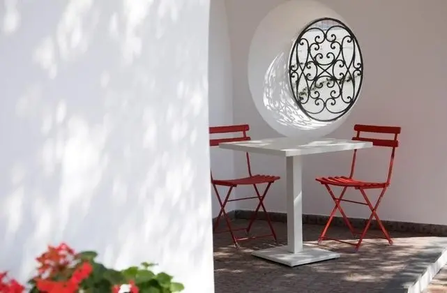 Tek Büyük veya İki Ayrı Yataklı Oda, Kısmi Deniz Manzaralı