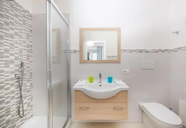 Tek Büyük veya İki Ayrı Yataklı Oda, Kısmi Deniz Manzaralı