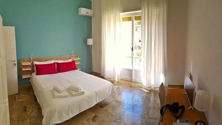 Tek Büyük Yataklı Oda, Özel Banyo (not in room)