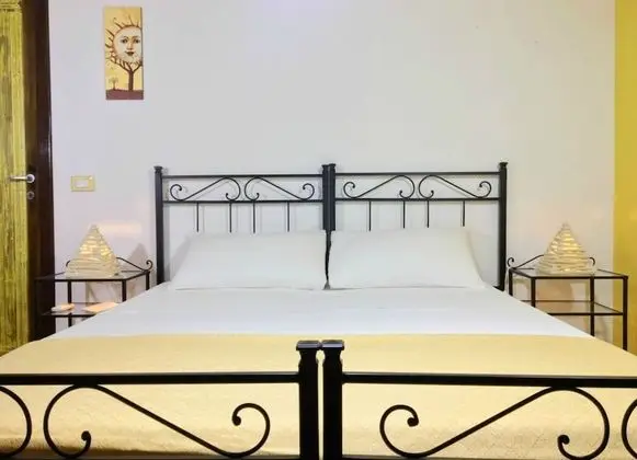 Tek Büyük Yataklı Oda (Gialla)