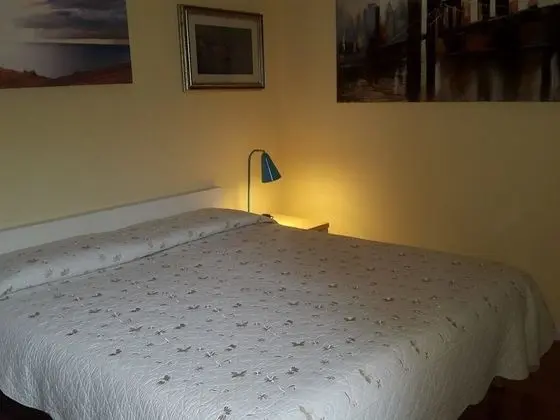 Tek Büyük veya İki Ayrı Yataklı Oda, Ortak Banyo