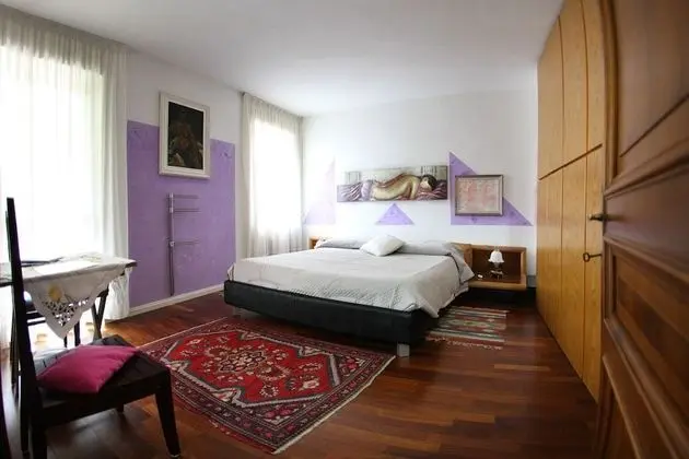 Tek Büyük Yataklı Oda, Ortak Banyo