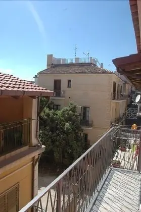 Üç Kişilik Oda, Balkon