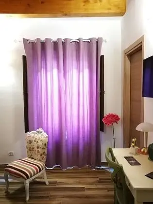 Deluxe Tek Büyük Yataklı Oda, Avlu Manzaralı