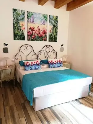 Deluxe Tek Büyük Yataklı Oda, Avlu Manzaralı