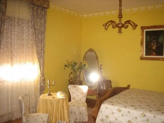 Tek Büyük veya İki Ayrı Yataklı Oda, Balkon (Topazio)