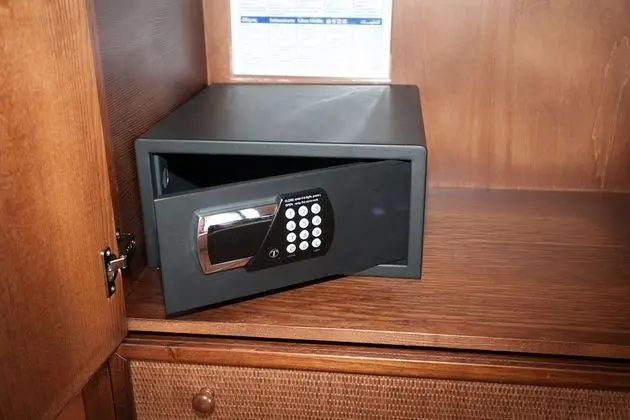 Comfort Tek Büyük veya İki Ayrı Yataklı Oda