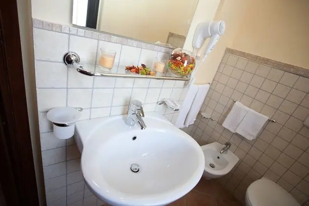 Comfort Tek Büyük veya İki Ayrı Yataklı Oda