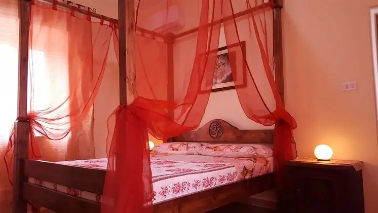 Tek Büyük Yataklı Oda, Balkon