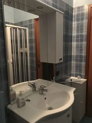 Tek Büyük veya İki Ayrı Yataklı Oda, Ortak Banyo