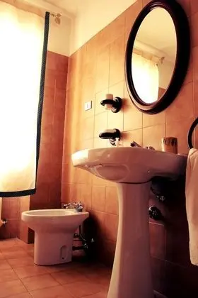 Traditional Tek Büyük Yataklı Oda, 1 Yatak Odası, Ortak Banyo (Rosa)