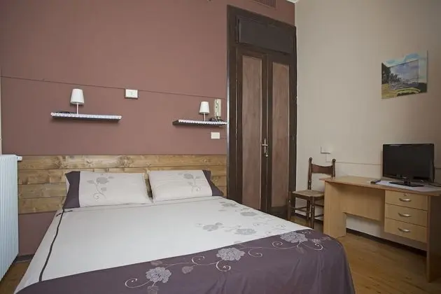 Üç Kişilik Oda