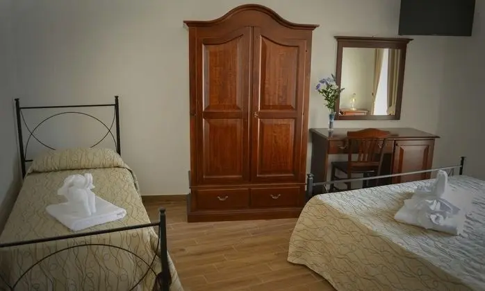 Classic Üç Kişilik Oda