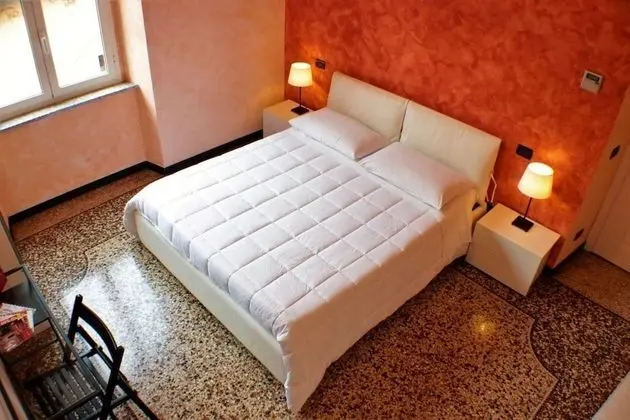 Double Room, 1 Bedroom External Private Bathroom