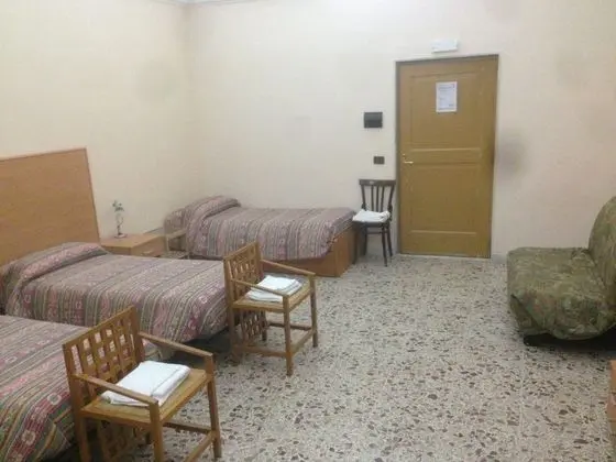 Dört Kişilik Oda (2)