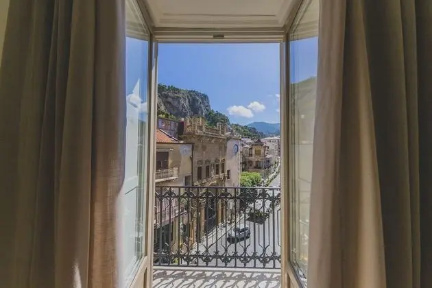 Üç Kişilik Oda (Demetra)