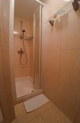 Tek Büyük veya İki Ayrı Yataklı Oda, Şehir Manzaralı