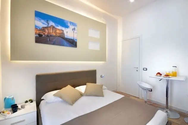 Basic Oda, 1 Büyük (Queen) Boy Yatak (1)