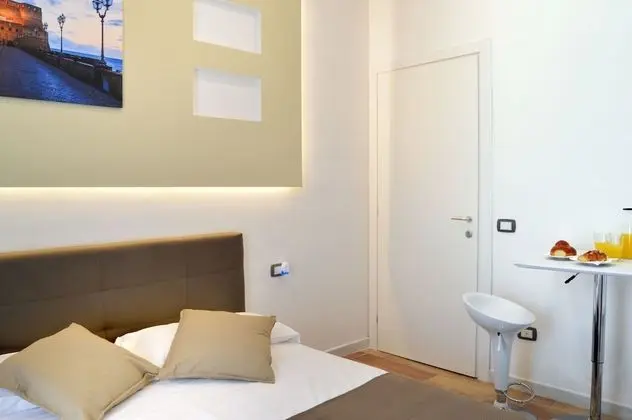 Basic Oda, 1 Büyük (Queen) Boy Yatak (1)