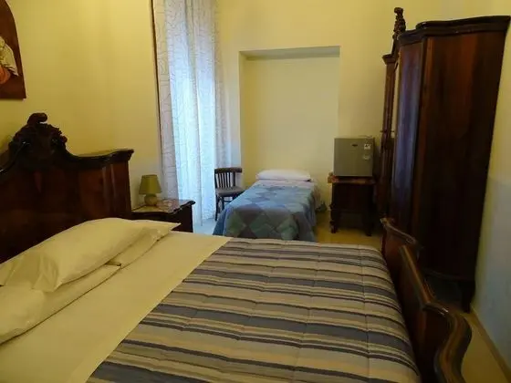 Standard Tek Büyük Yataklı Oda