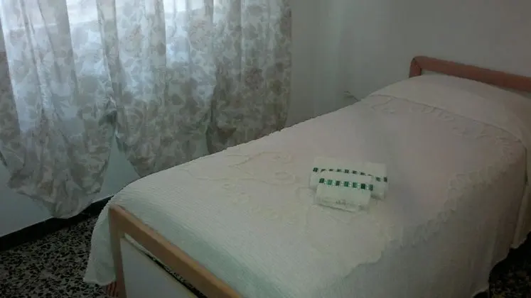 İki Ayrı Yataklı Oda, 2 Tek Kişilik Yatak, Ortak Banyo