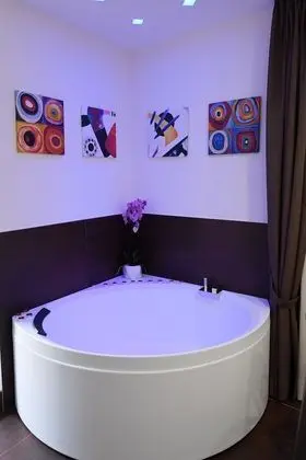 Tek Büyük Yataklı Oda, Jakuzi (Irene)