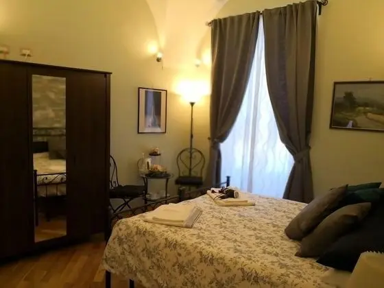 Tek Büyük veya İki Ayrı Yataklı Oda (Verde)