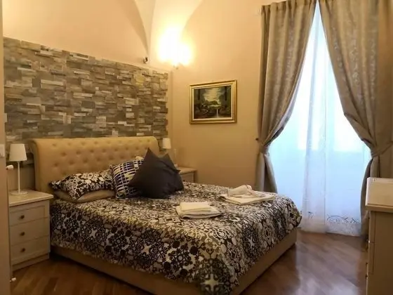 Tek Büyük Yataklı Oda (Tortora)