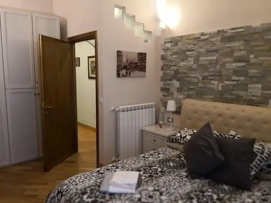 Tek Büyük Yataklı Oda (Tortora)