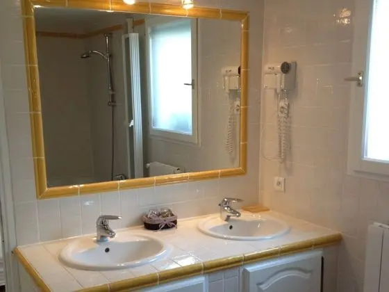 Dört Kişilik Oda, Banyolu/Duşlu ( La suite des Oliviers)