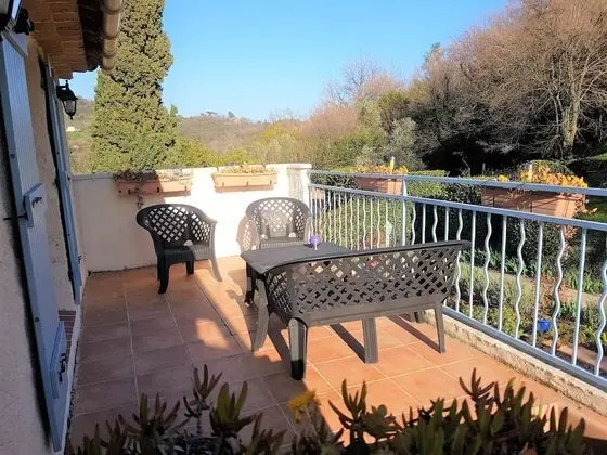 Tek Büyük veya İki Ayrı Yataklı Oda, Banyolu/Duşlu ( La chambre des Jasmins)