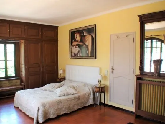 Üç Kişilik Oda, Banyolu/Duşlu ( La suite des Glycines)