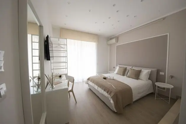 Superior Tek Büyük Yataklı Oda, Kısmi Deniz Manzaralı