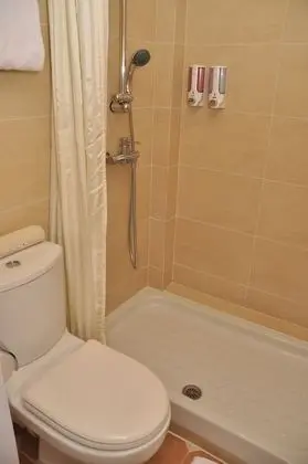 Basic Tek Büyük Yataklı Oda