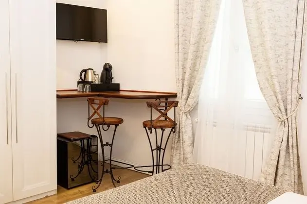 Classic Tek Büyük Yataklı Oda, Banyolu/Duşlu, Avlu Manzaralı